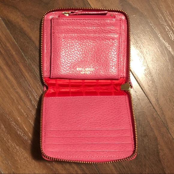 Kate Spade wallet - Picture 4 of 7